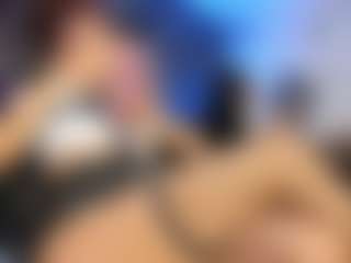 DalayMoore MILF webcam performer live streaming