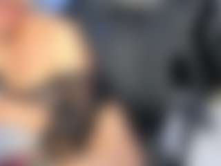 DalayMoore MILF webcam performer live streaming