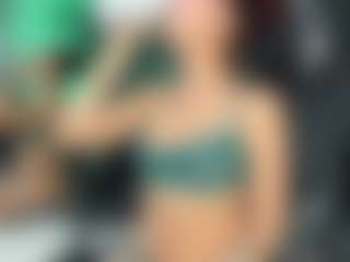 DalayMoore MILF webcam performer live streaming
