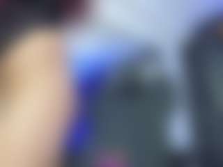 DalayMoore MILF webcam performer live streaming