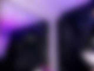 Live cam show with DalayMoore - Fingers on Camming Site