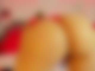 DalayMoore MILF webcam performer live streaming