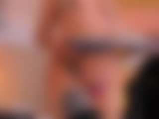 Live cam show with DalayMoore - Middle Aged on StripNow