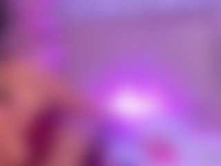 Live cam show with DalayMoore - Skinny MILF on Camsoda