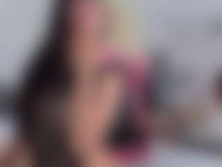 DalayMoore MILF webcam performer live streaming