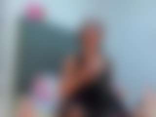 Live cam show with DalayMoore - Young Adult on friskycurves.com