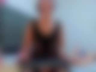 Live cam show with DalayMoore - Striptease on SpunkLive