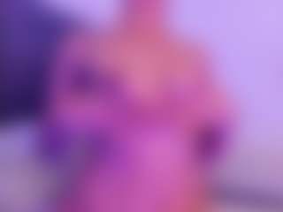 Live cam show with DalayMoore - Brown Hair on Camsoda