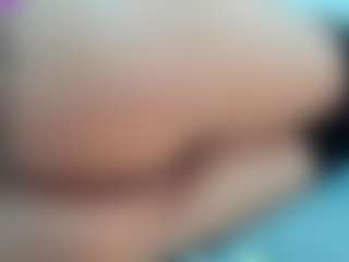 Live cam show with DalayMoore - Flashing on Gym Cam Girls