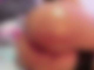 Live cam show with DalayMoore - Striptease on Camiplay Live