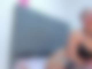 Live cam show with DalayMoore - Ass Bouncing on Camsoda