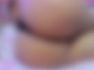 Live cam show with DalayMoore - Camel Toe on Camsoda