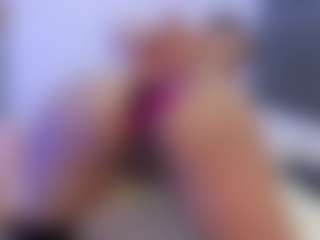 Live cam show with DalayMoore - Flashing on Camming Site