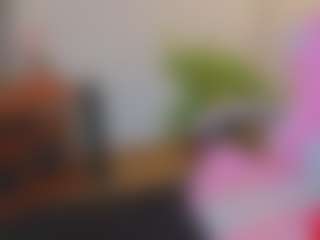 Live cam show with Niicole-Fox2 - Striptease on CamSodaAdn