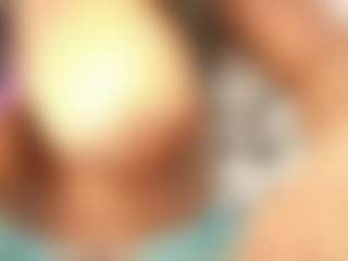 sensual crazy MILF webcam performer live streaming
