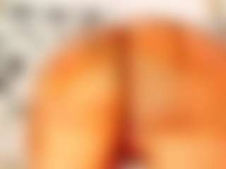 sensual crazy MILF webcam performer live streaming