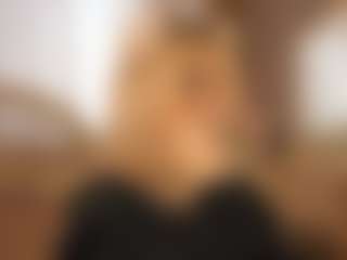 Live cam show with BreckBuff - Brown Eyes Blonde Hair on Camsoda