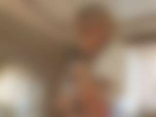 Live cam show with BreckBuff - Striptease on Hubzter Live