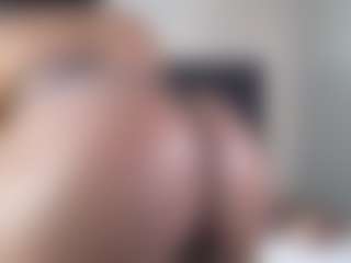 Live cam show with CaramelHaze - Ebony HD on madthumbs