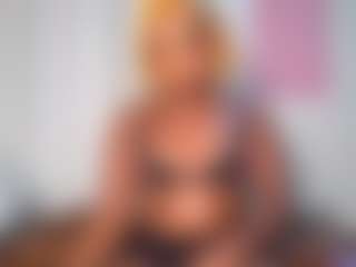 Live cam show with CaramelHaze - BBW on Camiplay Live