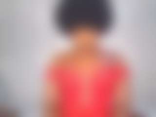 Live cam show with CaramelHaze - Ebony on Gym Cam Girls