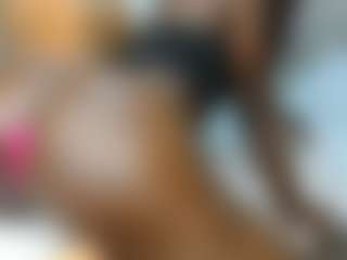 Live cam show with Darkpearl8 - Slimthick on SinfulBabes