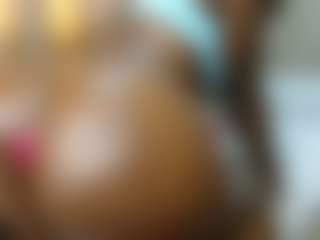 Live cam show with Darkpearl8 - Athletic Amateur on CamClone