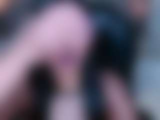 Live cam show with Laylaa-Breezee - Deepthroat on Camsoda