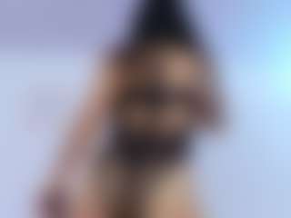 Live-Cam-Show mit Laylaa-Breezee - Brown Hair auf Camsoda
