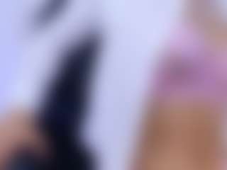 Spettacolo in cam dal vivo con Laylaa-Breezee - Teen (18+) su Camsoda