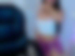 Live cam show with Laylaa-Breezee - Teen (18+) on livesuperchat.net