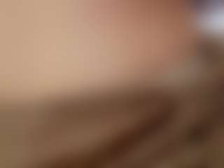 Live cam show with Laylaa-Breezee - Amateur Brown Hair on Pornisteam.com