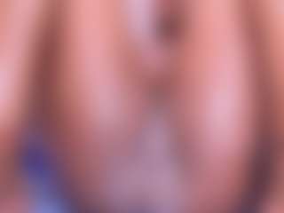 Live cam show with begoniia - Lovense on Stripli.com
