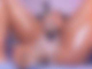 Show de cam en vivo con begoniia - Ebony Shaved Pussy en Camsoda