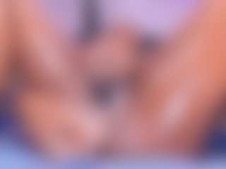 Live-Cam-Show mit begoniia - Black Shaved Pussy auf Camsoda