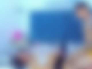 Live cam show with ALISA and ricardo - Brown Hair on Camsoda