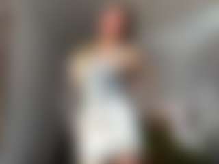 ElvinaClagg's Live Sex Cam Show