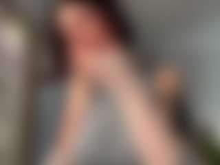 ElvinaClagg's Live Sex Cam Show