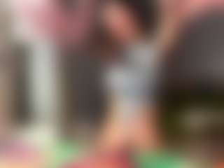 ElvinaClagg's Live Sex Cam Show