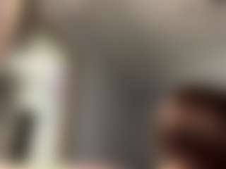 ElvinaClagg's Live Sex Cam Show