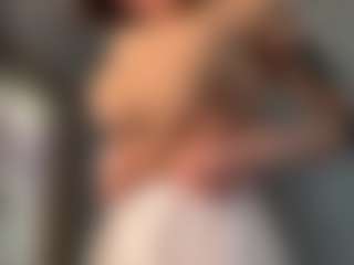 Live cam show with ElvinaClagg - Teen (18+) on Streamer API