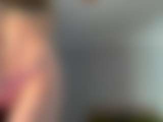 ElvinaClagg's Live Sex Cam Show