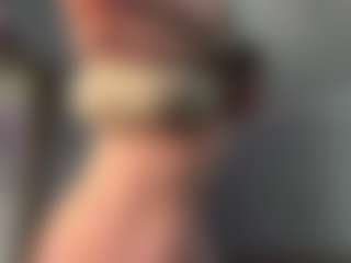 Live cam show with ElvinaClagg - Young Adult on 1on1-livenow