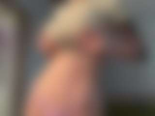 ElvinaClagg's Live Sex Cam Show
