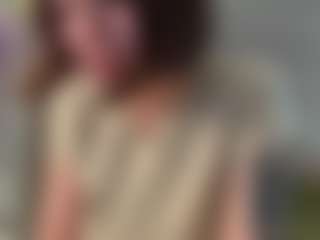 ElvinaClagg's Live Sex Cam Show