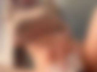 ElvinaClagg's Live Sex Cam Show