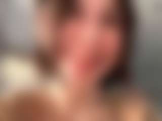 ElvinaClagg's Live Sex Cam Show