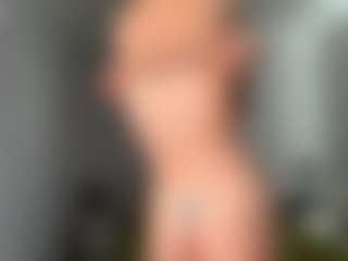 Live cam show with ElvinaClagg - Facial Piercings on Cam Slut