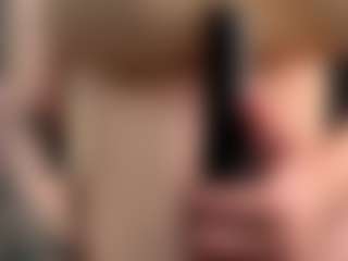 ElvinaClagg's Live Sex Cam Show