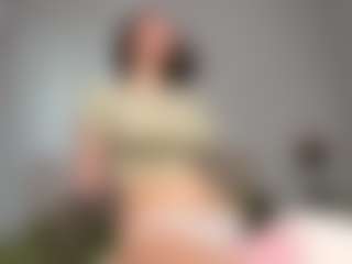 Live cam show with ElvinaClagg - Brown Eyes on StripNow